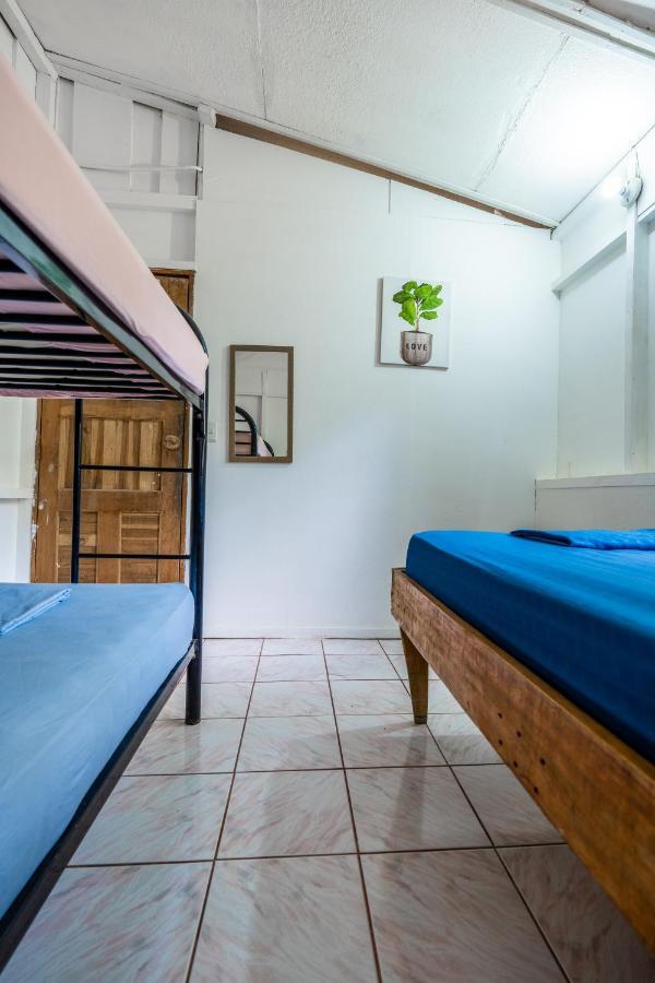 Pura Vida Mini Hostel Santa Teresa Playa Santa Teresa  Dış mekan fotoğraf